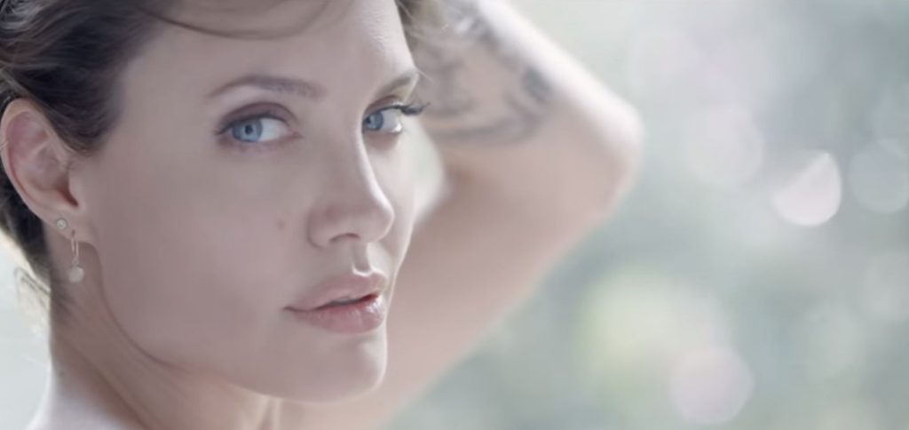 Pubblicità Mon Guerlain con Angelina Jolie – Video, colonna sonora e attori