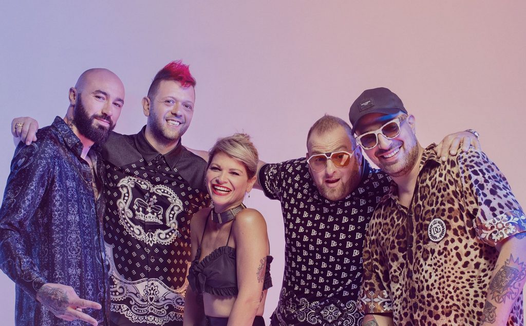 Energia ed entusiasmo in “Karaoke” dei Boomdabash & Alessandra Amoroso (Audio)