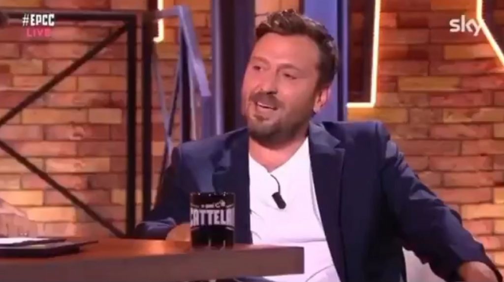 Polemica social per Cesare Cremonini: lui risponde con un balletto speciale (Video)