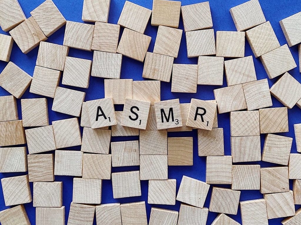 Cosa significa ASMR e quali effetti ci sono sul nostro corpo (Video)