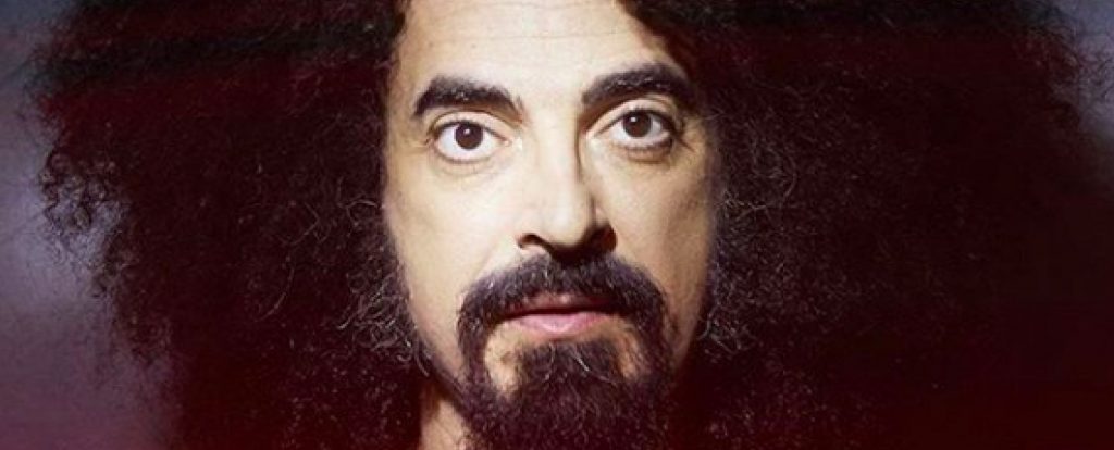 Caparezza: “Non ho appeso il microfono al chiodo”