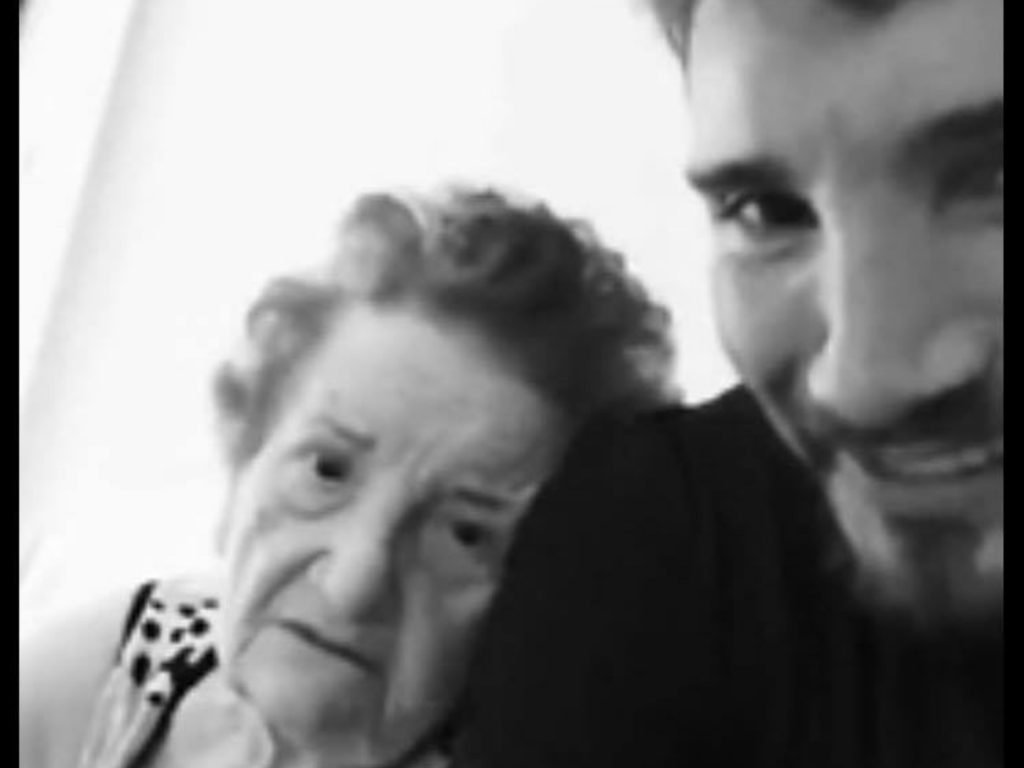 Lutto per Stefano De Martino, è morta la nonna